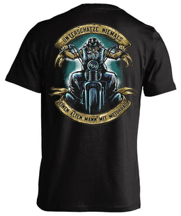 T-shirt - Unterschätze Niemals Einen Alten Mann Mit Motorrad - (Rückendruck)