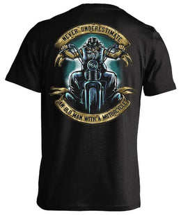 T-shirt - Never Underestimate An Old Man With A Motorcycle